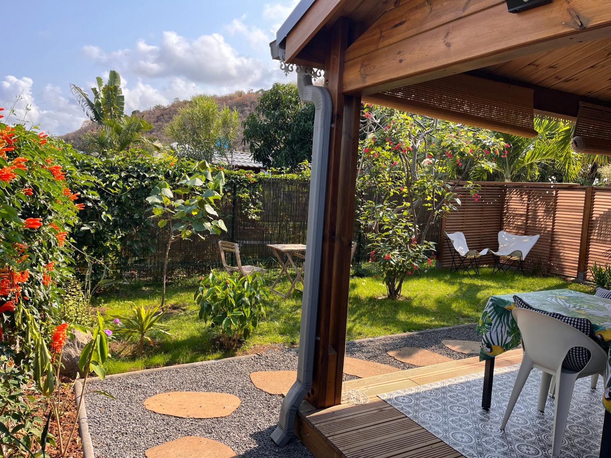 Bungalow Leu Gadiamb Saint-Leu Exterior photo